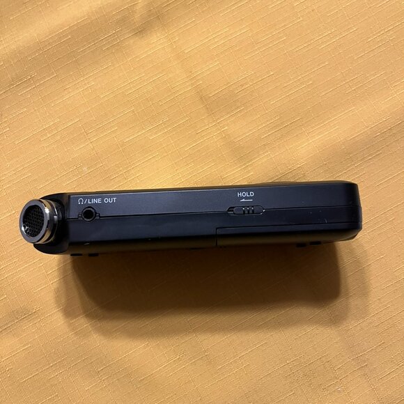 Tascam DR-05 Portable Digital Recorder - Picture 5 of 8